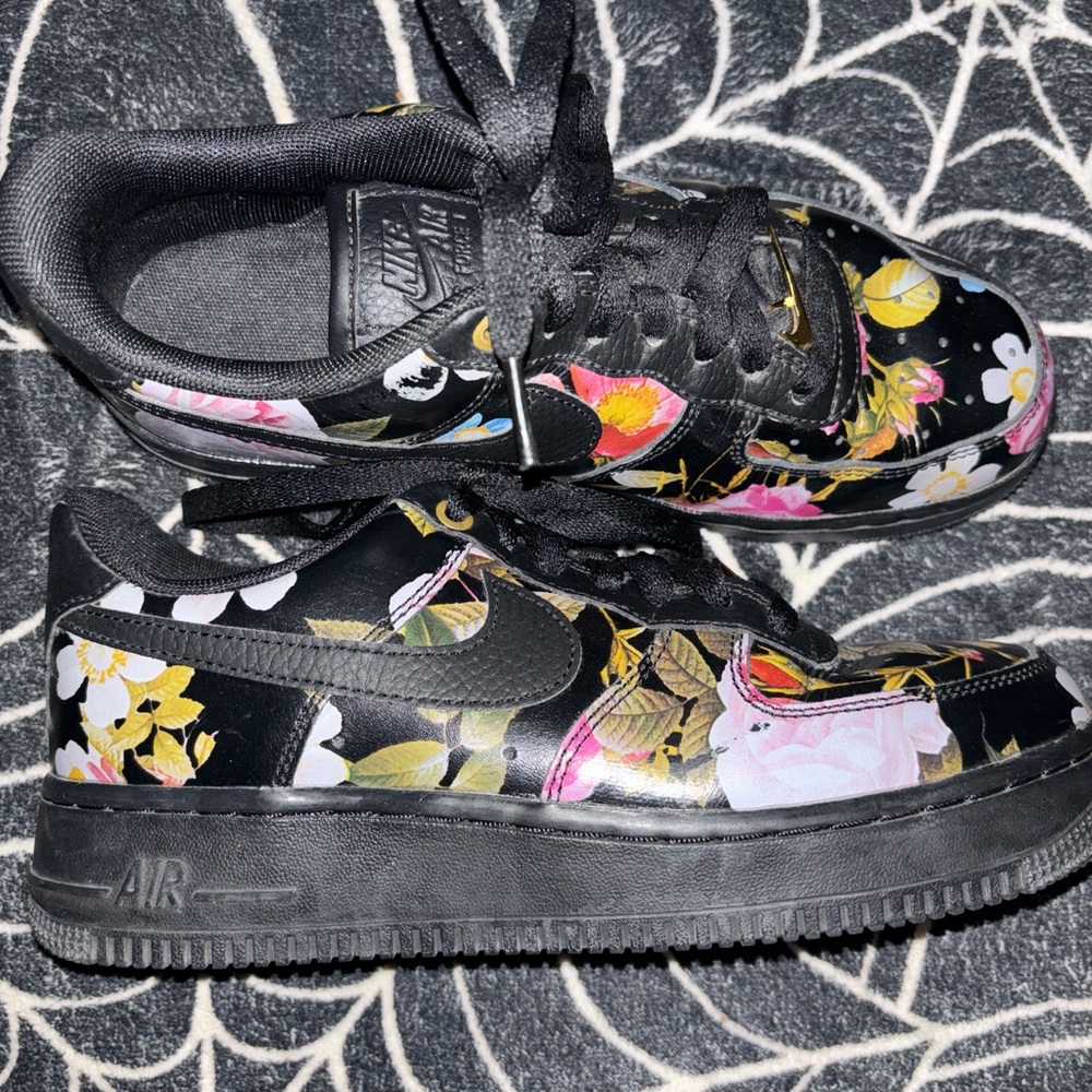 Nike Women’s AirForce 1 Low Black Floral Print Sneakers 🌸